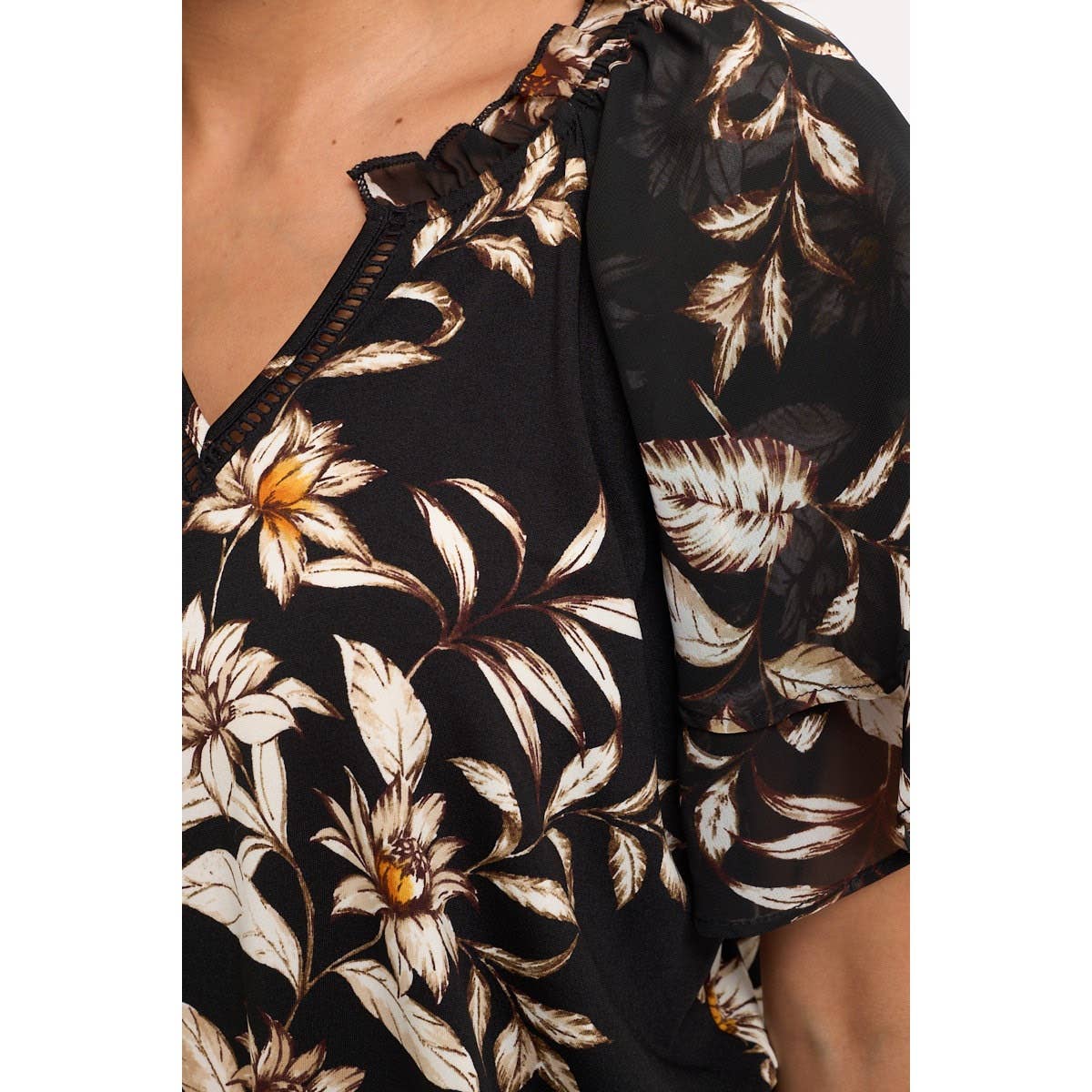 Floral bubble hem flutter sleeve