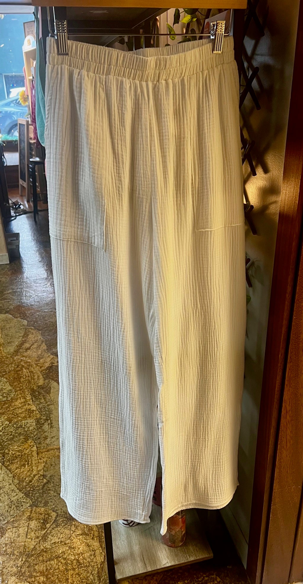 White linen crop pants