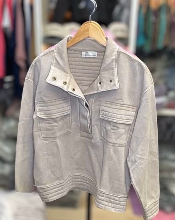 Quilt detailed pocket sweatshirt