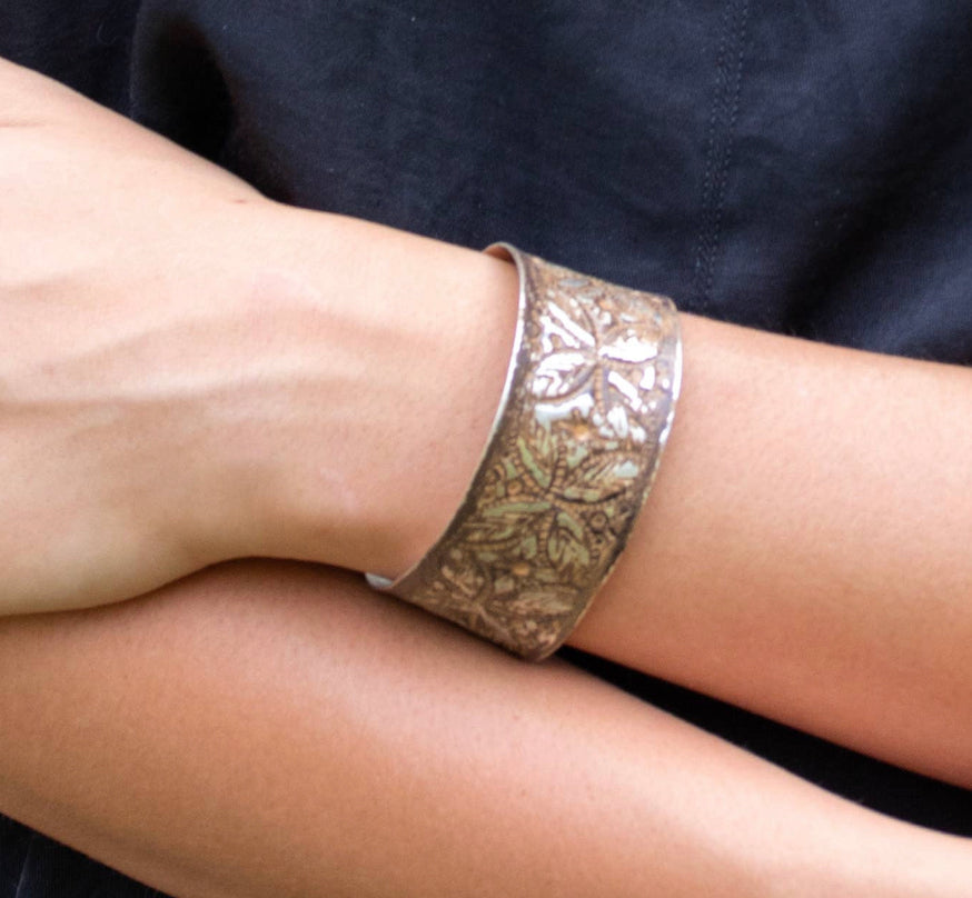 Brown medallions cuff bracelet