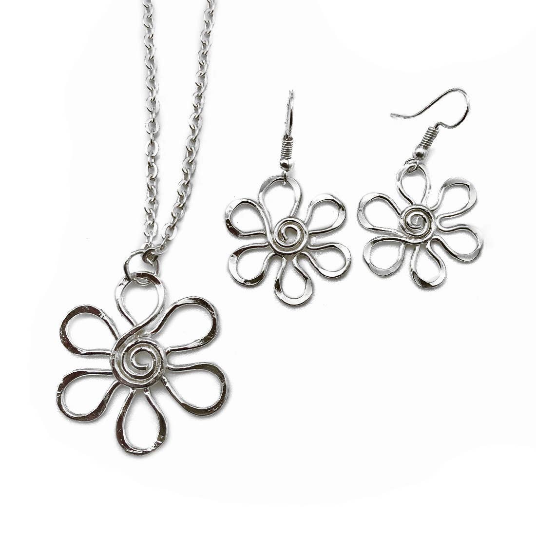 Silver Daisy necklace