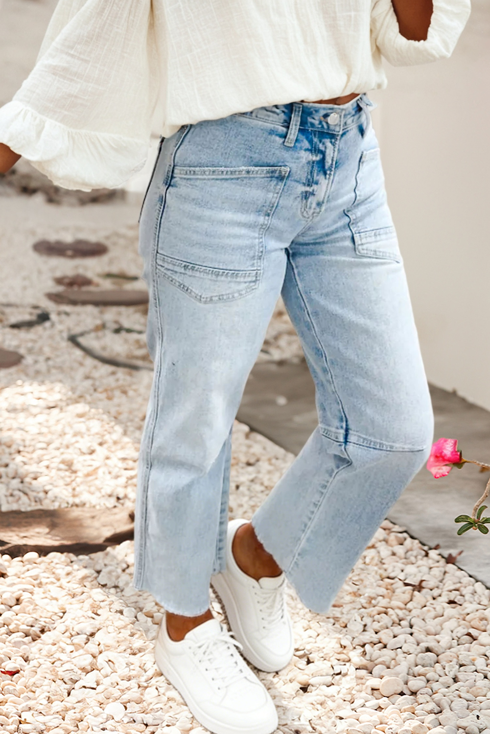 Frayed Cropped Light Wash Jeans