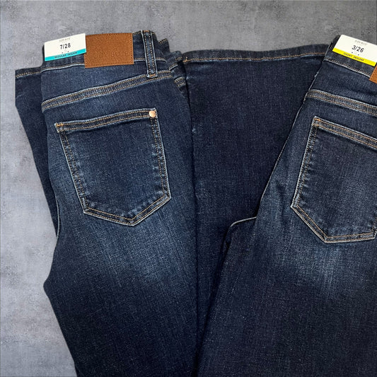 Evelyn - Judy Blue medium rise straight Jeans