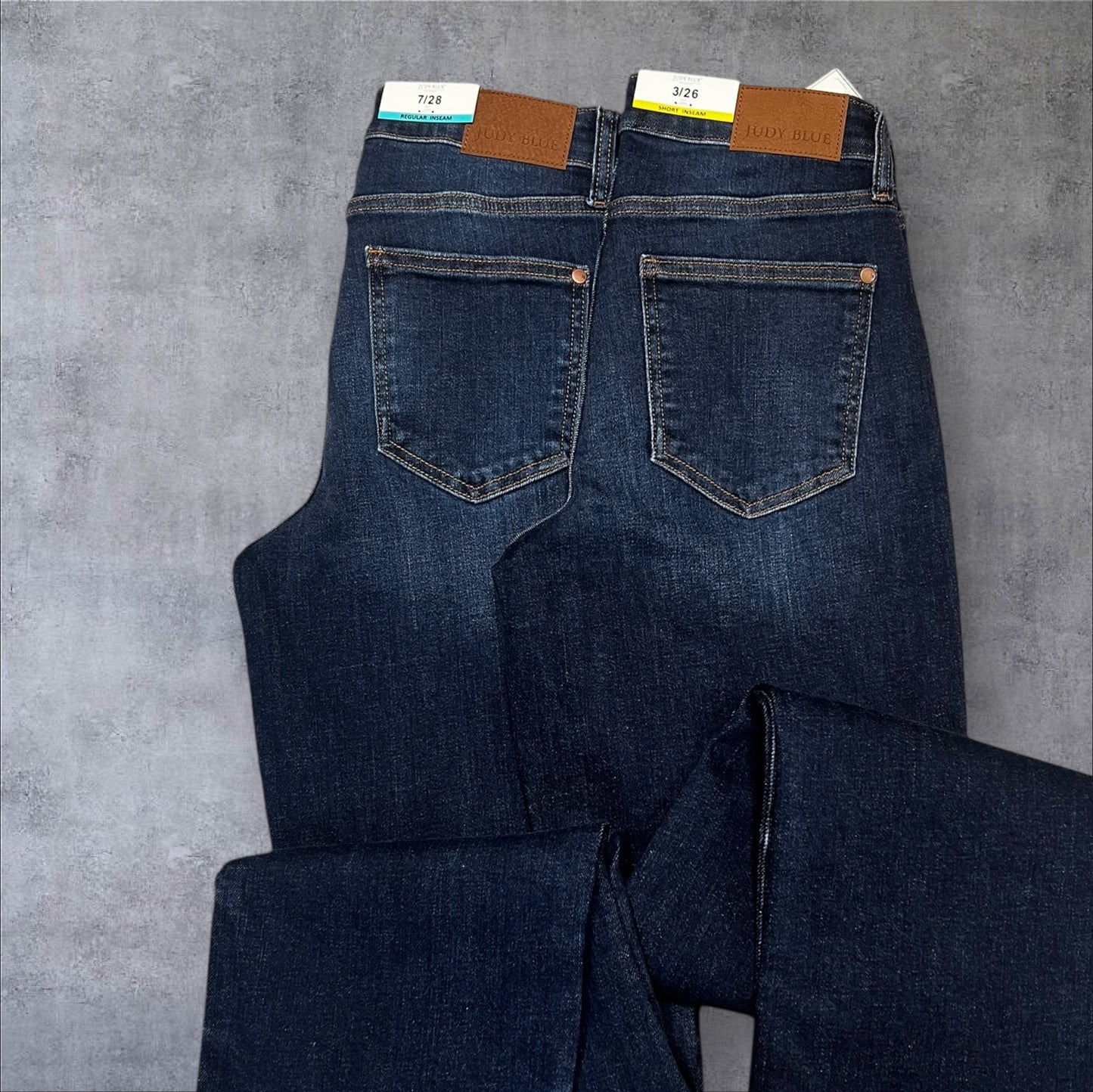 Evelyn - Judy Blue medium rise straight Jeans
