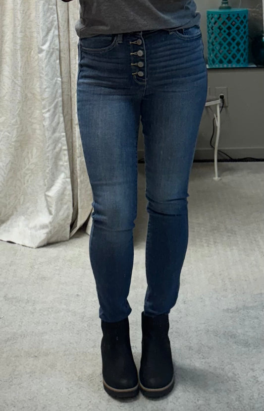 Masey- hi rise button fly skinny Judy blue jeans