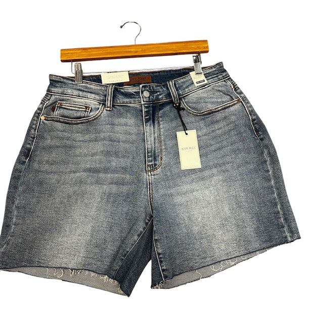 Plus Medium wash Judy blue Jean shorts