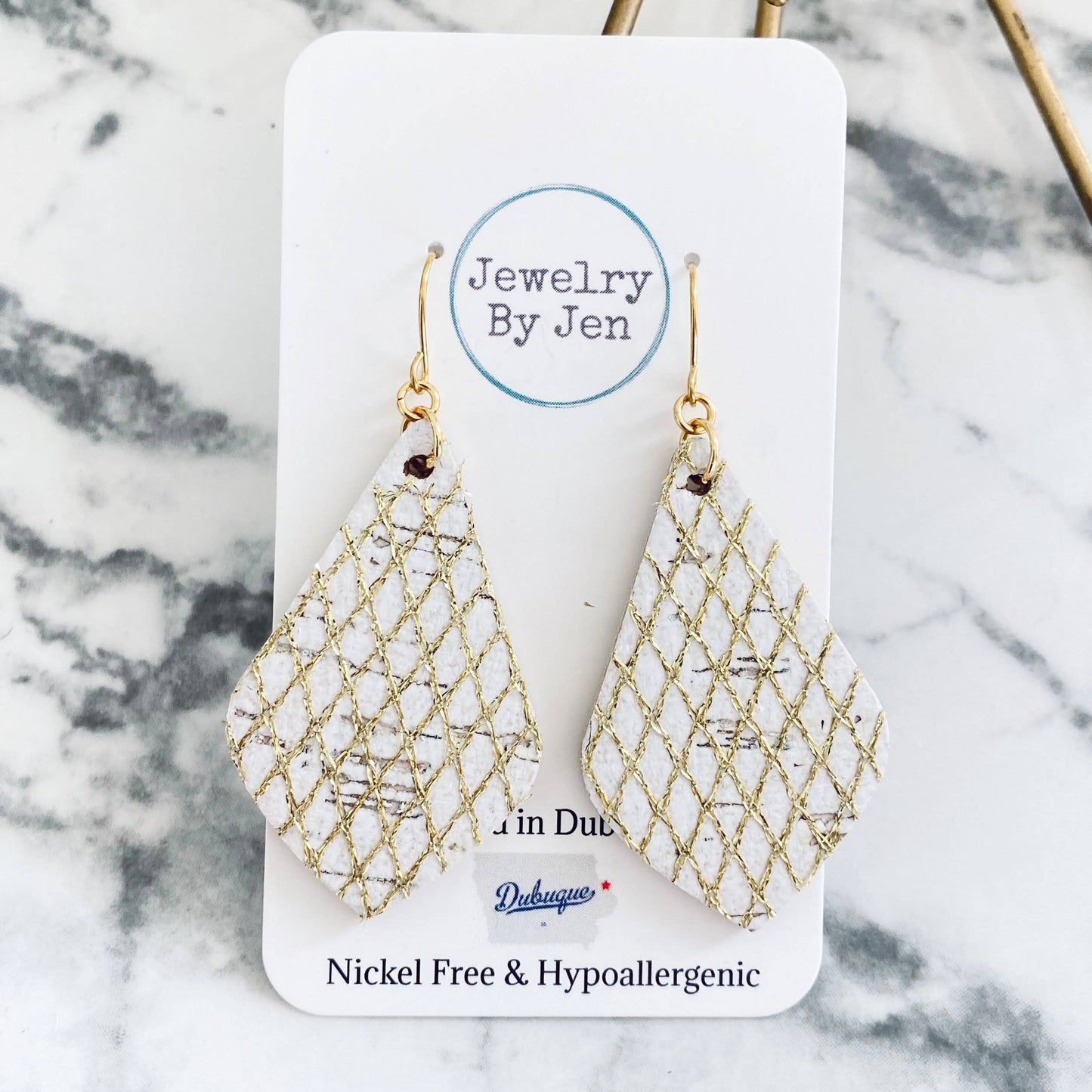 Elegant Teardrop Earrings: White & Gold Mesh