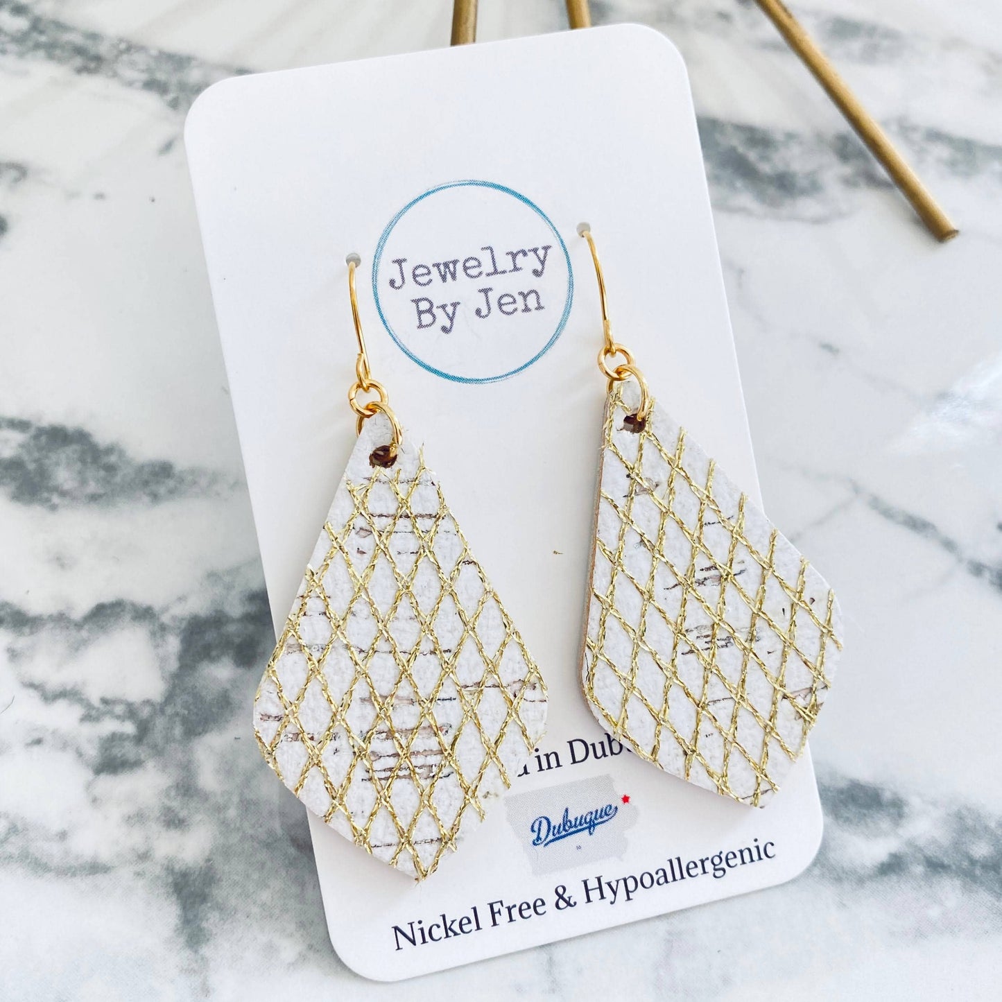 Elegant Teardrop Earrings: White & Gold Mesh