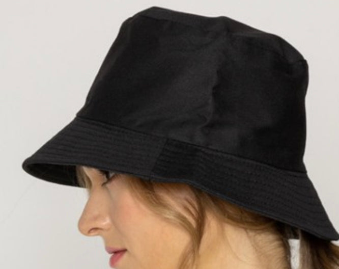 Black bucket hat